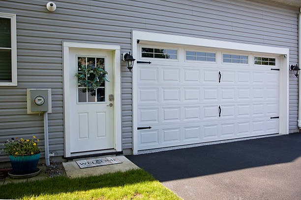 24/7 Emergency Garage Door Panel Replacement experts in Grafton, ND
